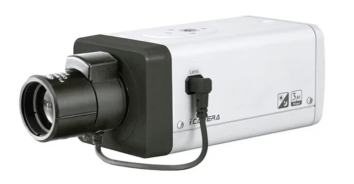 تصویری از یک دوربین صنعتی(باکس). دوربین های صنعتی در مقابل گرد و غبار و رطوبت مقاوم هستند.