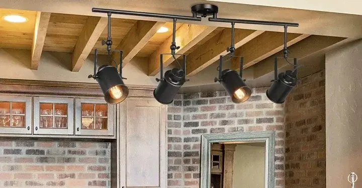 چراغ ریلی نصب شده در آشپزخانه، چراغ مناسب آشپزخانه است.