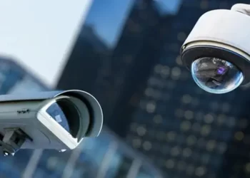 یکی از تفاوت دوربین دام و بولت در شکل ظاهری آن است.